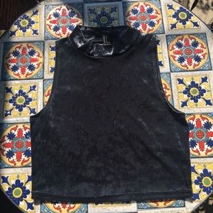 Women’s crop top